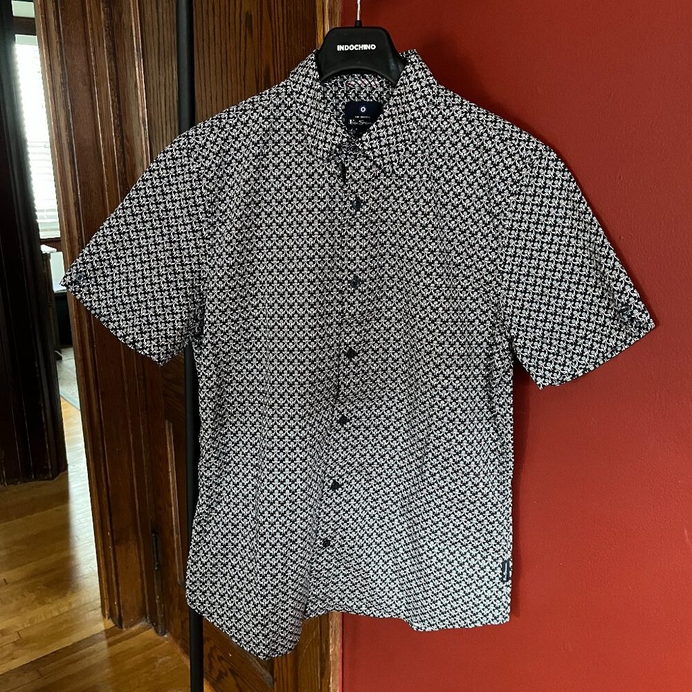 Ben Sherman Graphic Floral Pattern Short Sleeve Button Front Shirt M